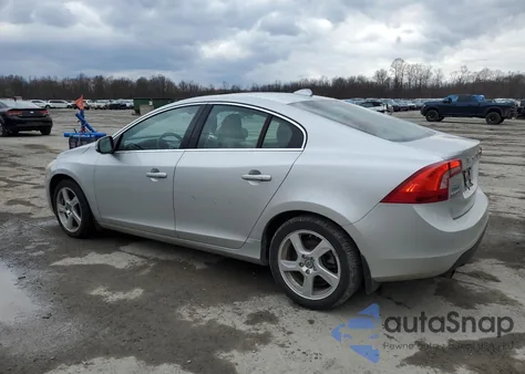2012 Volvo S60 T5 z USA, uszkodzony, nr VIN YV1622FS4C2042666